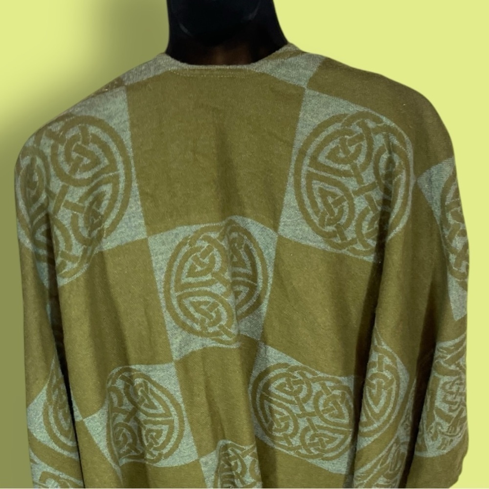 Jimmy Hourihan Fringed Shawl with Celtic Motif Boru Irish Wrap Muti Green - Picture 12 of 14